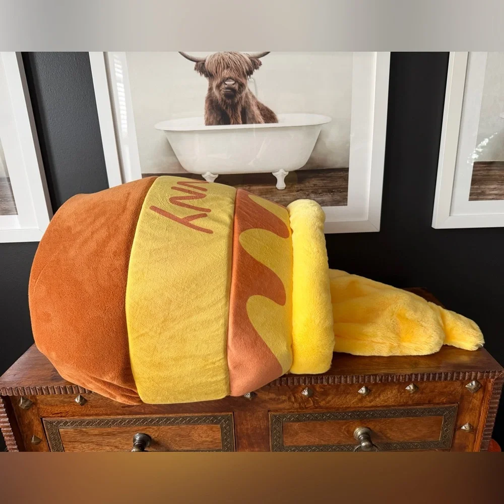 Disney Winnie the Pooh Honey Hunny Pot Cat Pet Bed